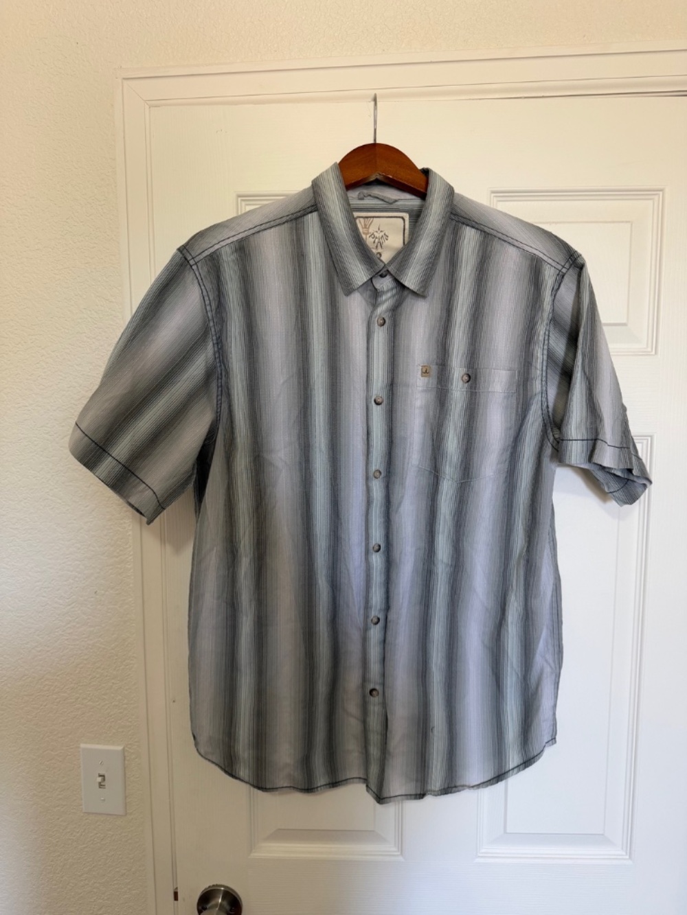 Prana Men's Short Sleeve Casual Shirt Organic Cotton Grey/Light Green Large